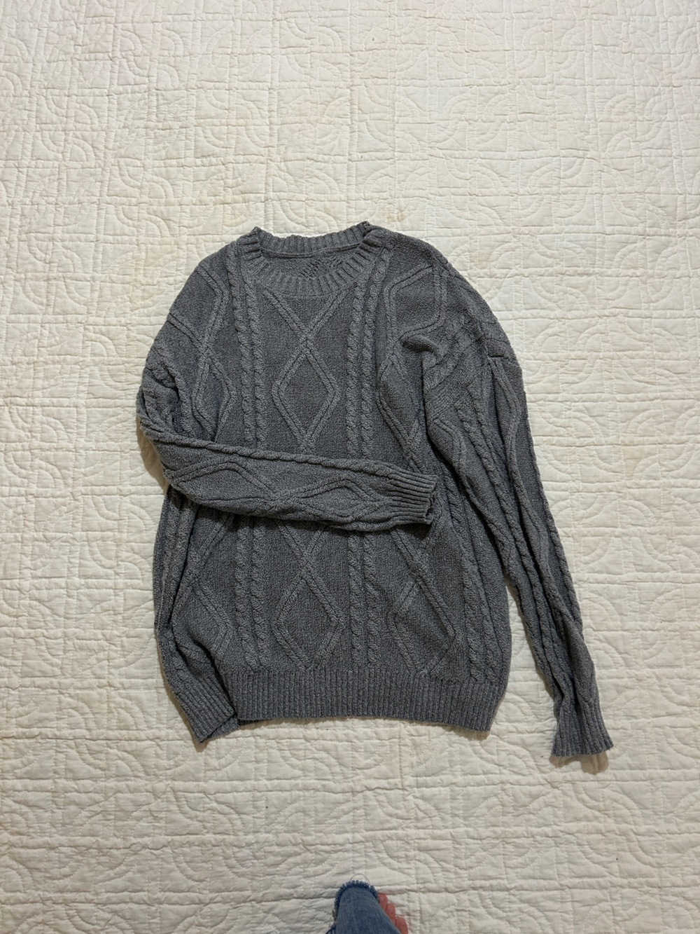Classic Cable Knit Women's Sweater - Gray